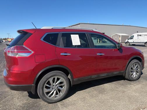 Cayenne Red Pearl 2015 Nissan Rogue SL