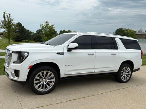 Summit White 2024 GMC Yukon XL Denali
