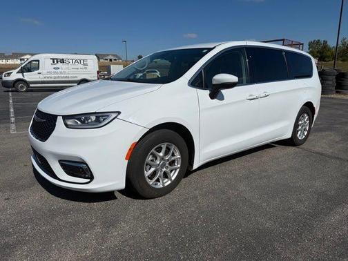 2023 Chrysler Pacifica Touring-L