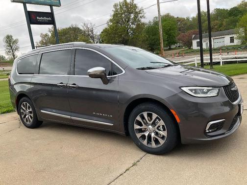 2022 Chrysler Pacifica Hybrid Pinnacle