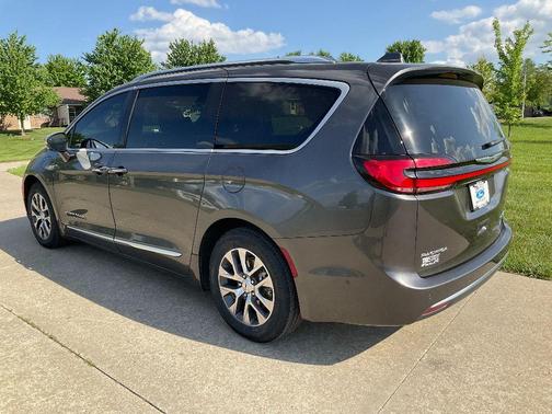 2022 Chrysler Pacifica Hybrid Pinnacle