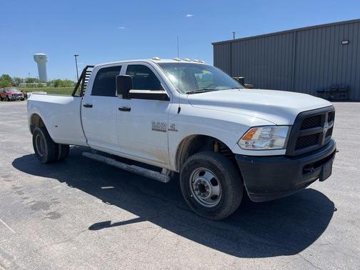 Bright White Clearcoat 2018 RAM 3500 Tradesman