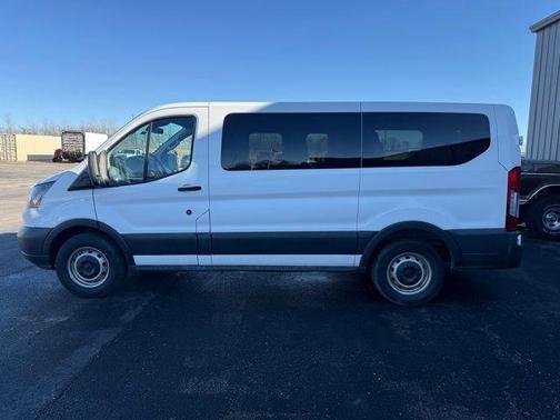 2017 Ford Transit-150 XL