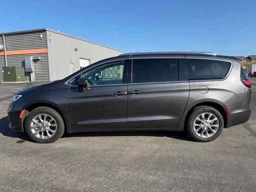 2021 Chrysler Pacifica Touring-L