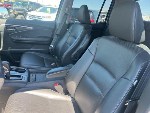 Silver 2017 Honda Ridgeline RTL-T