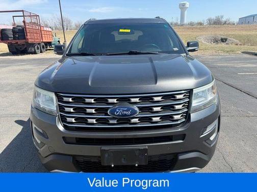 Magnetic 2016 Ford Explorer XLT