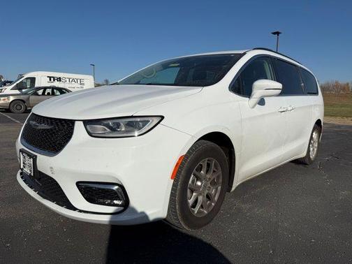 2022 Chrysler Pacifica Touring-L