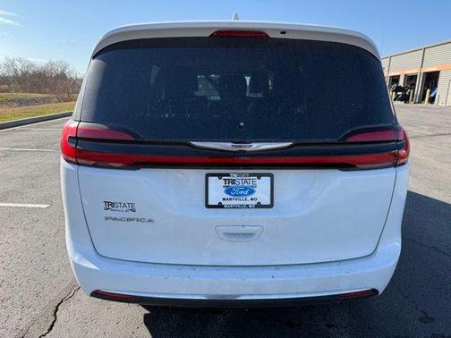 2022 Chrysler Pacifica Touring-L