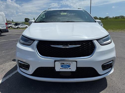 2022 Chrysler Pacifica Touring-L