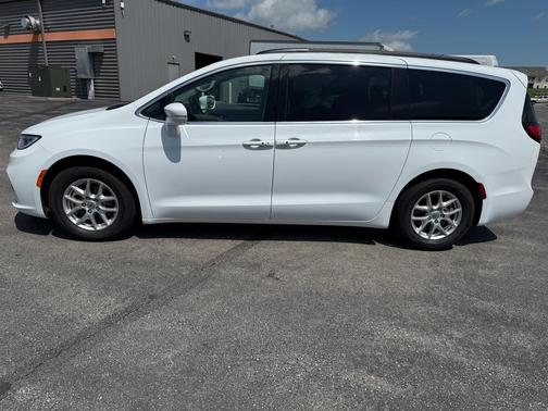 2022 Chrysler Pacifica Touring-L