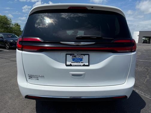 2022 Chrysler Pacifica Touring-L