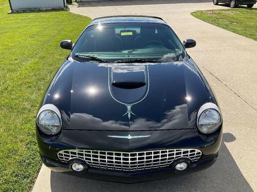 2002 Ford Thunderbird Premium
