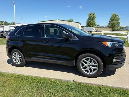 Black Metallic 2024 Ford Edge SEL