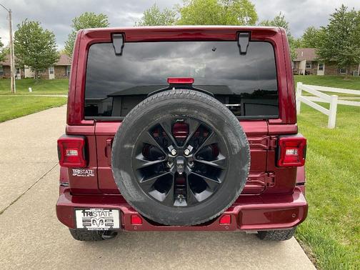 2021 Jeep Wrangler Unlimited Sahara Altitude