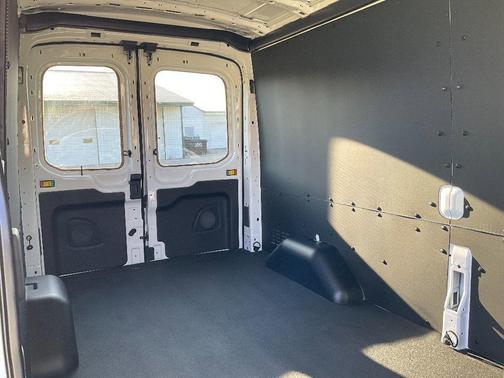 2025 Ford Transit-250 148 WB Medium Roof Cargo
