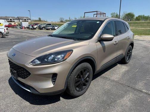 Desert Gold Metallic 2021 Ford Escape SE