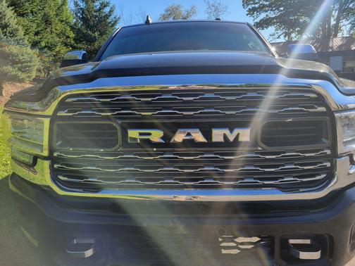 2022 RAM 2500 Limited Crew Cab 4x4 6'4' Box