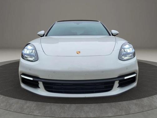 2018 Porsche Panamera 4