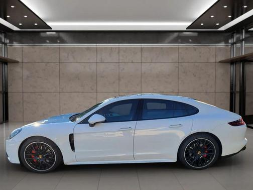 2018 Porsche Panamera Panamera 4
