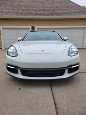 2018 Porsche Panamera 4