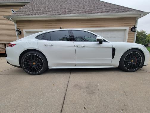 2018 Porsche Panamera Panamera 4