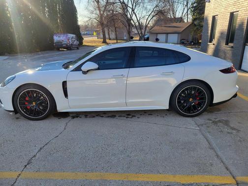 2018 Porsche Panamera Panamera 4