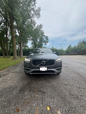 2017 Volvo XC90 T6 Momentum