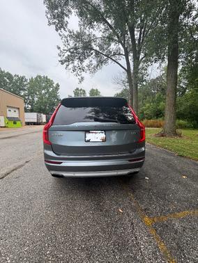 2017 Volvo XC90 T6 Momentum