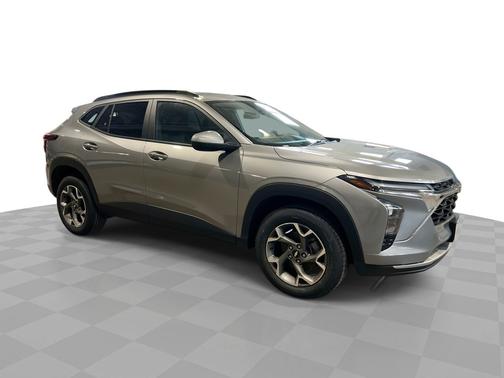 Sterling Gray Metallic 2024 Chevrolet Trax FWD 4dr LT