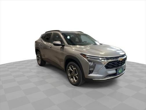 Sterling Gray Metallic 2024 Chevrolet Trax FWD 4dr LT