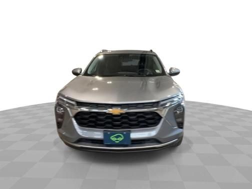 Sterling Gray Metallic 2024 Chevrolet Trax FWD 4dr LT