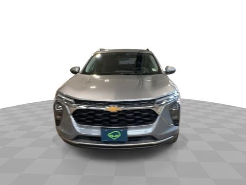 Sterling Gray Metallic 2024 Chevrolet Trax FWD 4dr LT