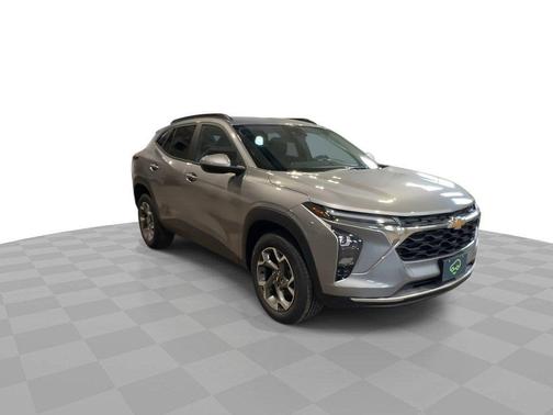 Sterling Gray Metallic 2024 Chevrolet Trax FWD 4dr LT