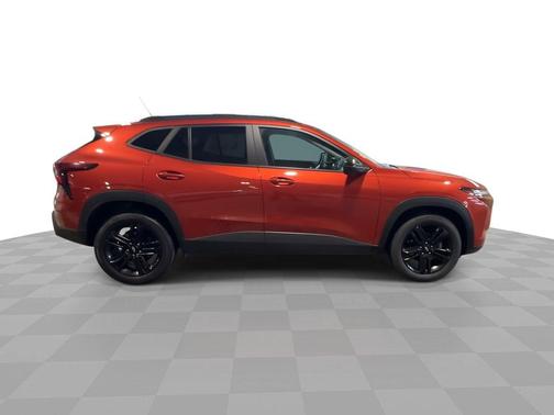 Cayenne Orange Metallic 2024 Chevrolet Trax FWD 4dr ACTIV