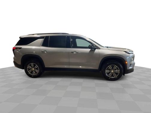 Sterling Gray Metallic 2026 Chevrolet Traverse AWD 4dr LT w/2LT