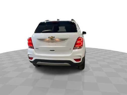 Summit White 2019 Chevrolet Trax FWD 4dr LT