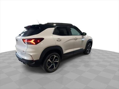 Iridescent Pearl Tricoat 2023 Chevrolet Trailblazer AWD 4dr RS