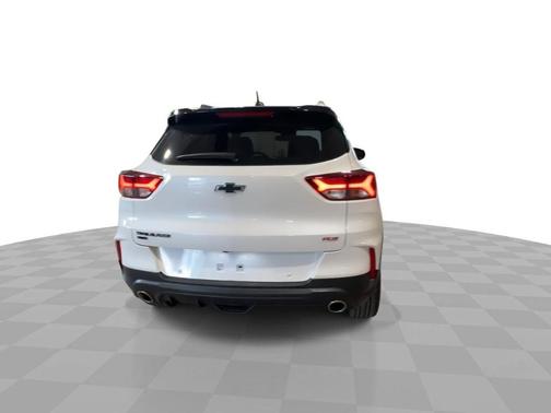 Iridescent Pearl Tricoat 2023 Chevrolet Trailblazer AWD 4dr RS