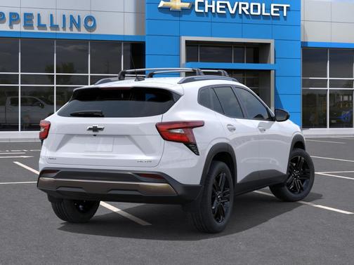 Summit White 2026 Chevrolet Trax FWD 4dr ACTIV