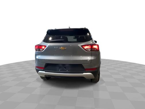 Sterling Gray Metallic 2023 Chevrolet Trailblazer FWD 4dr LT