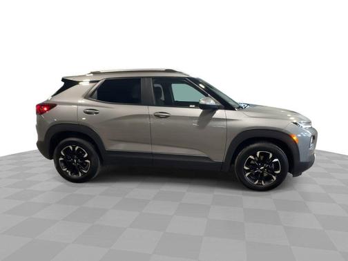 Sterling Gray Metallic 2023 Chevrolet Trailblazer FWD 4dr LT