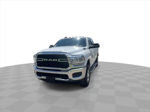 2022 RAM 2500 Big Horn 4x4 Crew Cab 6'4" Box