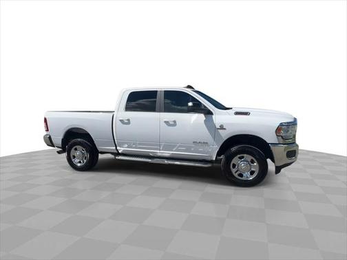 2022 RAM 2500 Big Horn 4x4 Crew Cab 6'4" Box