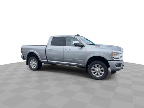 Billet Silver Metallic Clearcoat 2022 RAM 2500 Laramie 4x4 Crew Cab 6'4" Box