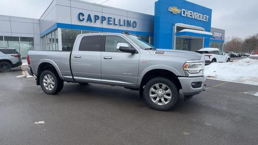 2022 RAM 2500 Laramie Crew Cab 4x4 6'4' Box