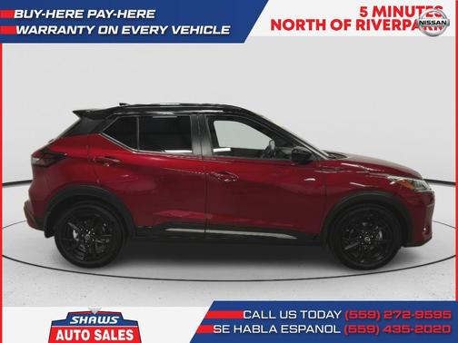 2022 Nissan Kicks SR