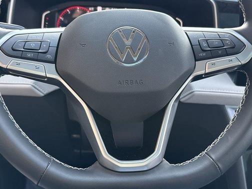 2025 Volkswagen Taos 1.5T SEL