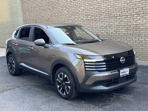 Canyon Bronze M 2025 Nissan Kicks SV