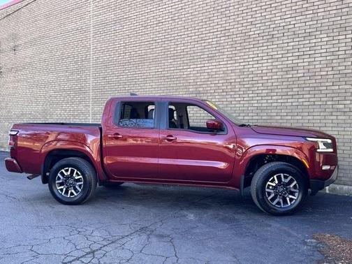 2024 Nissan Frontier SL