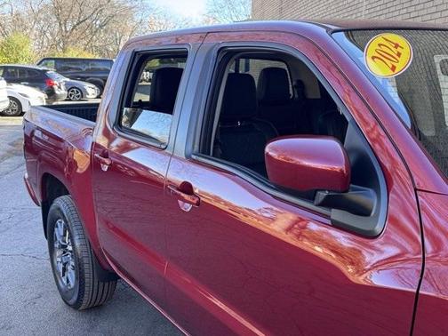 2024 Nissan Frontier SL